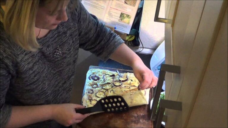 Klassischer Caprese-Salat mit Rucola: Ein frischer Genuss